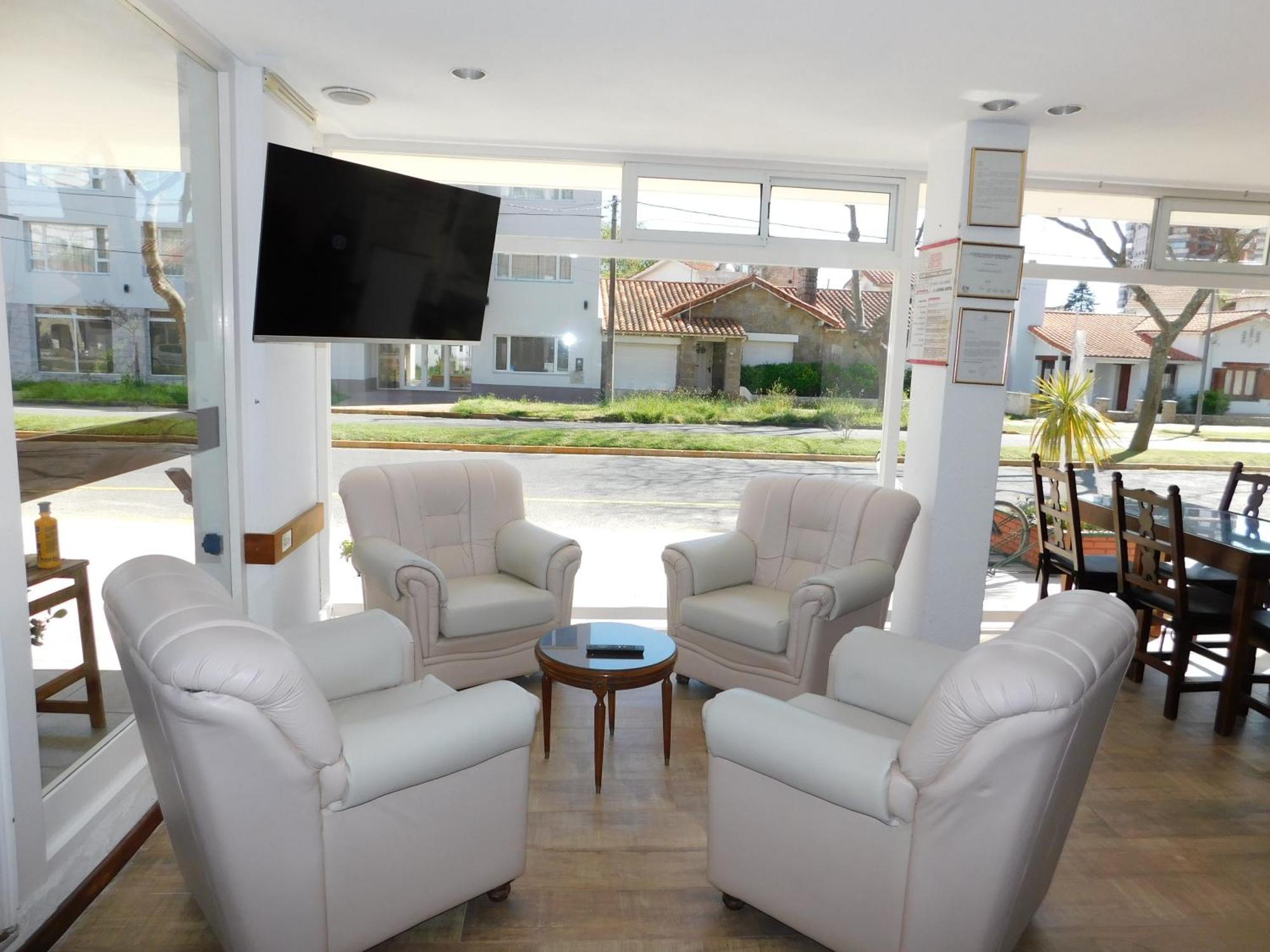 Lugra Hotel Miramar  Bagian luar foto