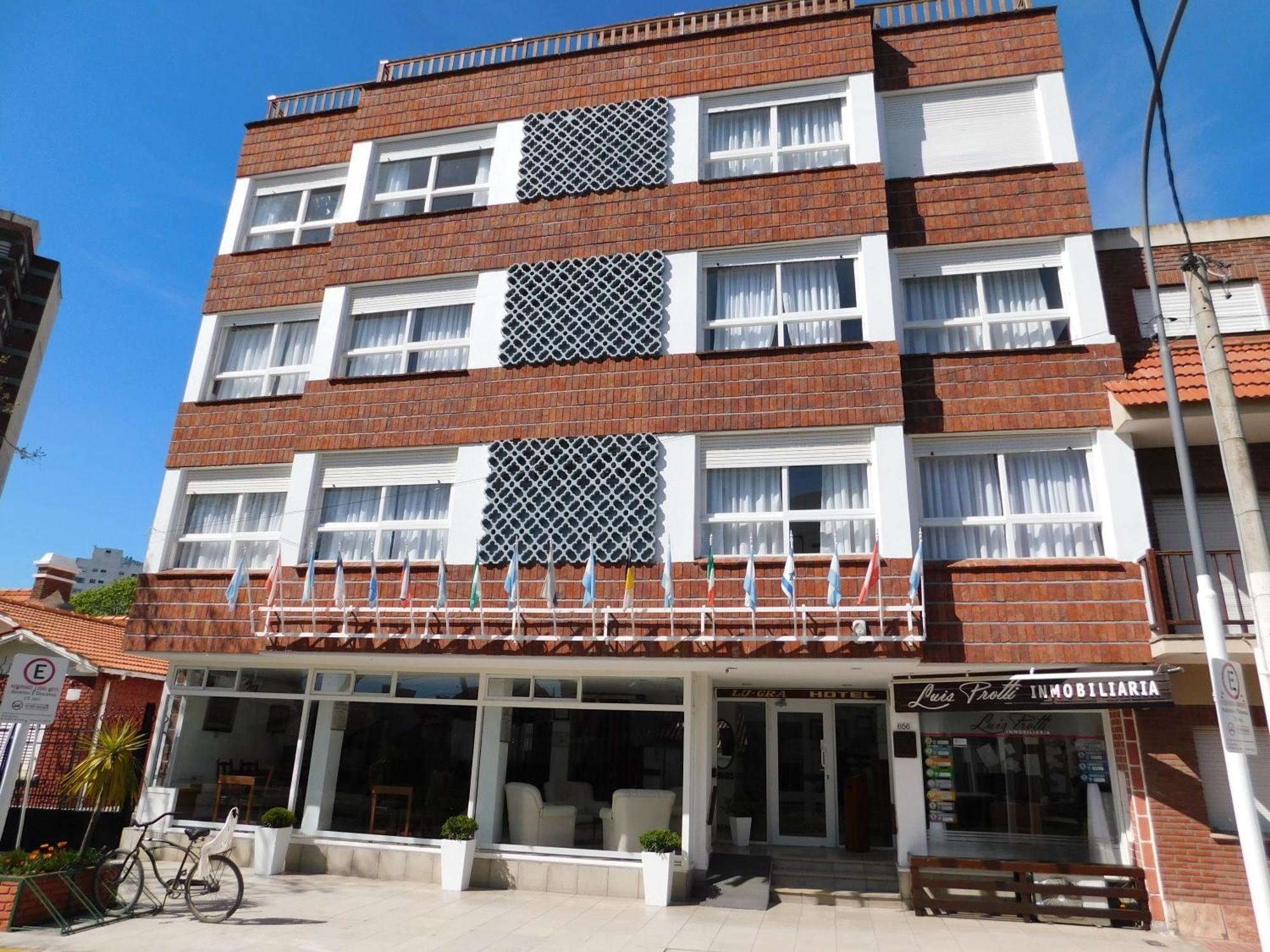 Lugra Hotel Miramar  Bagian luar foto